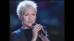 Anna Oxa a Un disco per l'estate '97 con un medley dei suoi successi