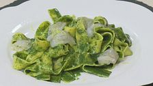 Tagliatelle di mais, cavolo nero e canocchie