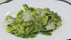 Tagliatelle di mais, cavolo nero e canocchie