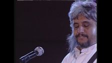 Pino Daniele canta "Resta cu'mme" a Festivalbar 1995