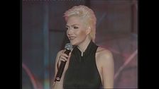 Anna Oxa canta "Parlami" a Festivalbar 1985
