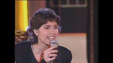 Giorgia canta "C'è da fare" a Festivalbar 1995