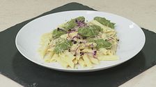 Pennette con robiola di capra e crema verde