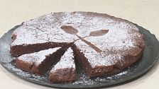 Torta cioccolato e nocciole