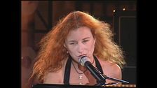 Tori Amos canta "Cornflake Girl" a Festivalbar 1994