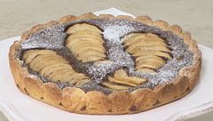 Crostata frangipane con nocciole e pere