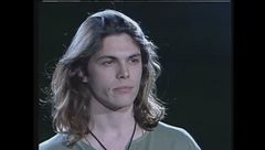 Gianluca Grignani canta "La mia storia tra le dita" a Buona Domenica 1995