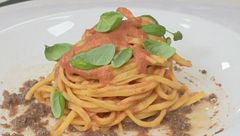 Spaghetto chitarra con pomodoro datterino crudo