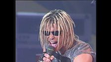 Billy Idol canta, sfida Eros Ramazzotti e quasi cade a Vota la voce 1993