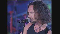 Biagio Antonacci canta "Non parli mai" a Festivalbar 1997