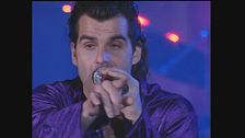 I Litfiba cantano "Goccia a goccia" a Festivalbar 1997