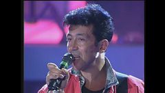 Edoardo Bennato canta "Buon compleanno bambina" al Festivalbar 1992