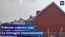 Fulmine colpisce casa e distrugge il tetto: "Lo abbiamo evitato per un pelo"