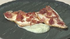 Filetto di orata cavolfiore alla salvia crumble di prosciutto