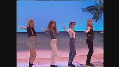 Non è la Rai 1994, le ragazze dedicano un balletto ad Ambra Angiolini