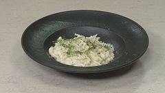 Trofie con crema di pinoli e caprino