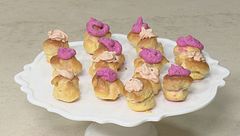 Bignè salati ripieni di creme a base di trota
