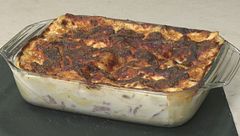 Lasagna con funghi misti e straccetti