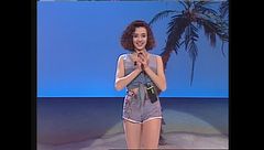 Ambra canta "Arrivederci a questa sera" a Non è la Rai 1993