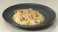 Spaghetti sgombro e pangrattato