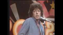 Mario Lavezzi canta il brano Professore a Popcorn 1980