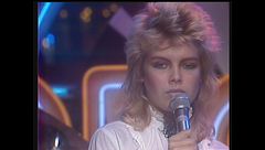 Kim Wilde canta "Kids in America" a Popcorn 1981