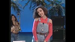 Ambra canta "I Never Can Say Goodbye" a Non è la Rai 1993