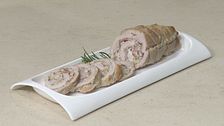 Roll di maiale ripieno alle erbe aromatiche