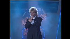 Rod Stewart riceve il Telegatto e canta "Love Touch" e "Every Beat of My Heart"