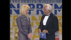 Giorgio Armani premia Robert De Niro ai Telegatti 1991