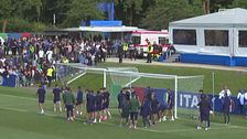 Nazionale, che gesto! Torna in campo per salutare i tifosi