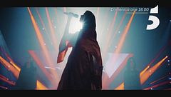 Laura Pausini festeggia a "Verissimo" 30 anni di carriera