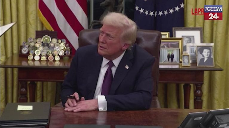 Tgcom24: Trump e la gaffe sulla Spagna, il video è virale Video ...