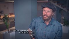 Jovanotti canta la gioia in onore di Papa Francesco