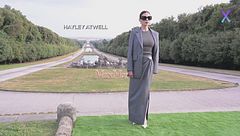 Max Mara sfila a Caserta ed è una parata di celebs