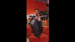 Kamrad, ecco la versione acustica della sua hit "Be Mine"