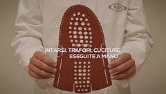 Milano Fashion Week SS26: in scena il romanticismo dark di Blumarine e l'artigianalità composta di Tod's