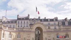 Francia nel caos, Macron dà 48 ore a Lecornu: "Trovi una quadra o mi assumo le responsabilità"
