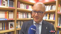 "No smartphone": l'allarme dello psichiatra De Masi