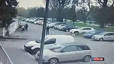 Accoltellata a morte a Milano, in un video la sequenza dell'orrore
