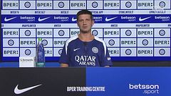 Nemico in conferenza: Chivu attaccato dalle cimici