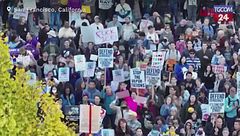 San Francisco, in centinaia in piazza contro la politica sull'immigrazione di Trump
