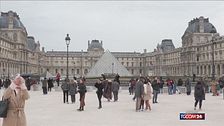 Il furto al Louvre diventa uno spot per il montascale usato dai ladri