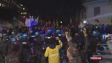 Tensioni al presidio pro-Pal a Roma, idranti in azione