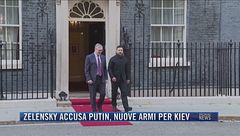 Breaking News delle 21.30 | Zelensky accusa Putin, nuove armi per Kiev