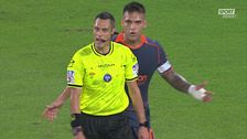 Arbitri e Var sotto accusa: il calcio che non piace