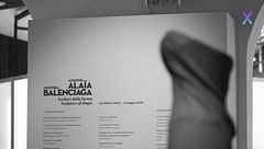 Alaia e Balenciaga, gli scultori della forma in mostra a Prato