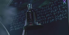 Boss Bottled Beyond illumina New York: Maluma, Bradley Cooper e l'energia di una notte che ridefinisce la mascolinità