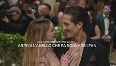 Dove Cameron e Damiano David: l'anello di fidanzamento, la storia d'amore e i look che tutti copiano