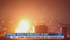 Breaking News delle 11.00 | Ucraina, missili e droni russi su Kiev